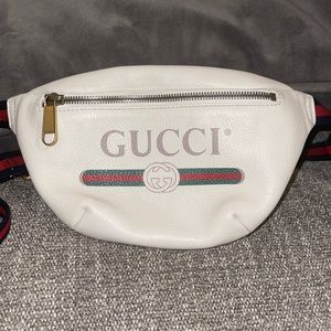Gucci Bumbag(Small)